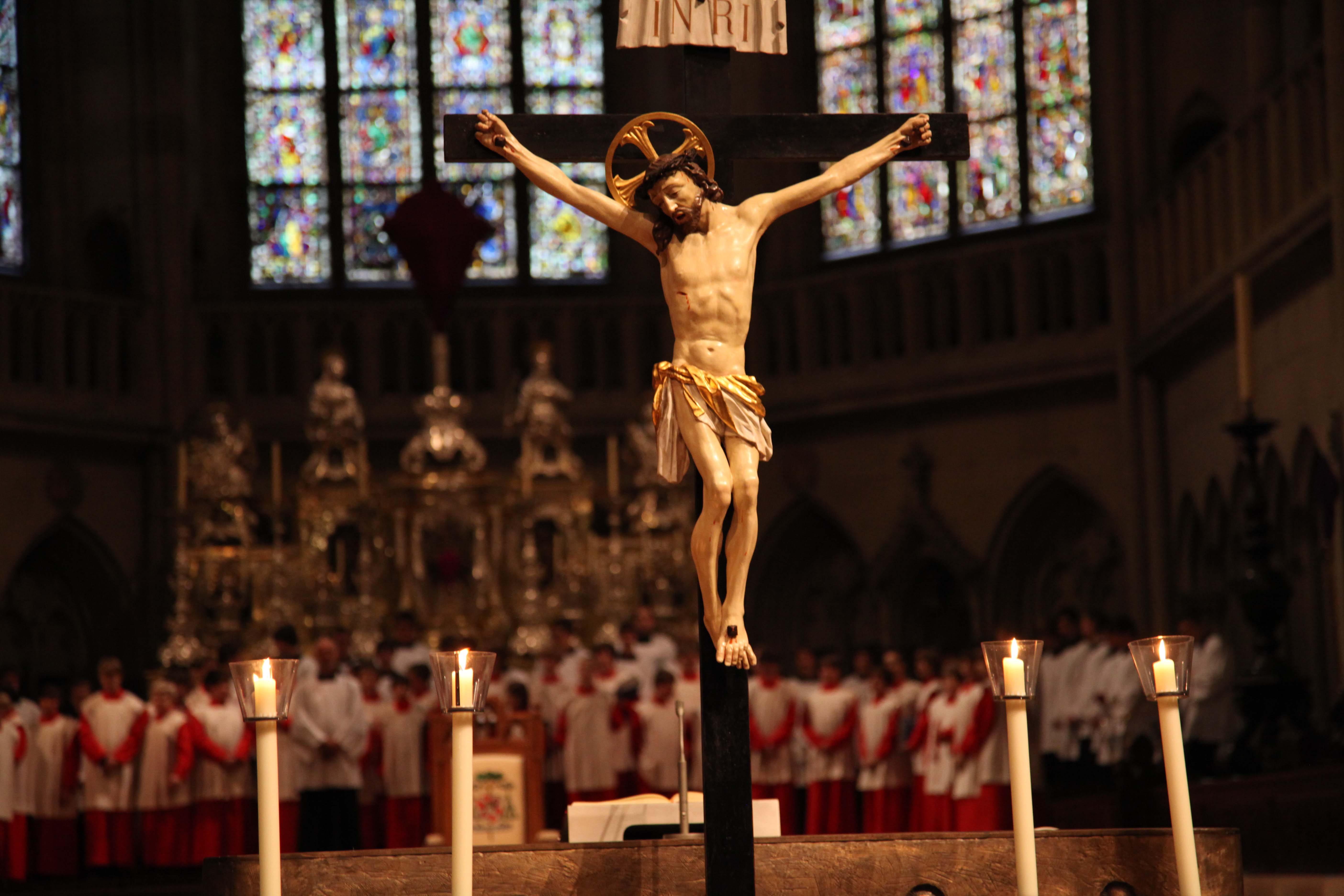 Jesus am Kreuz - Dom St Peter